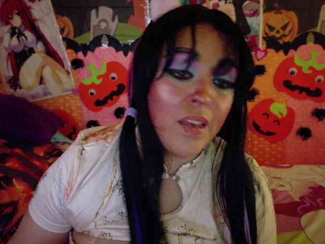 AlizeHentaiMeow webcam