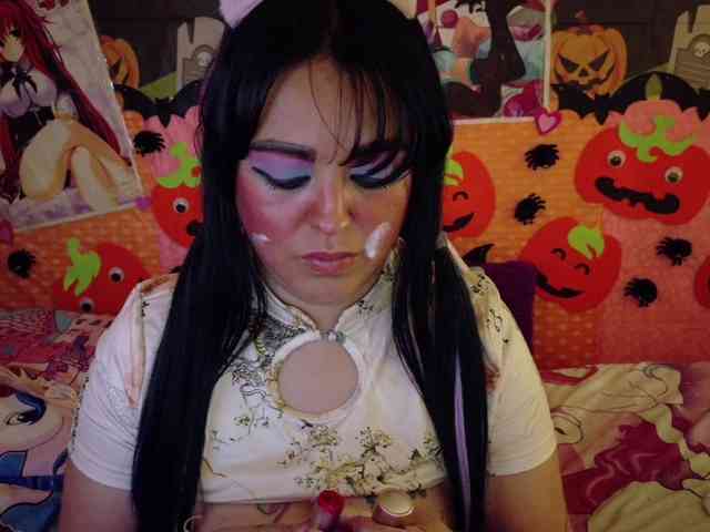 AlizeHentaiMeow webcam