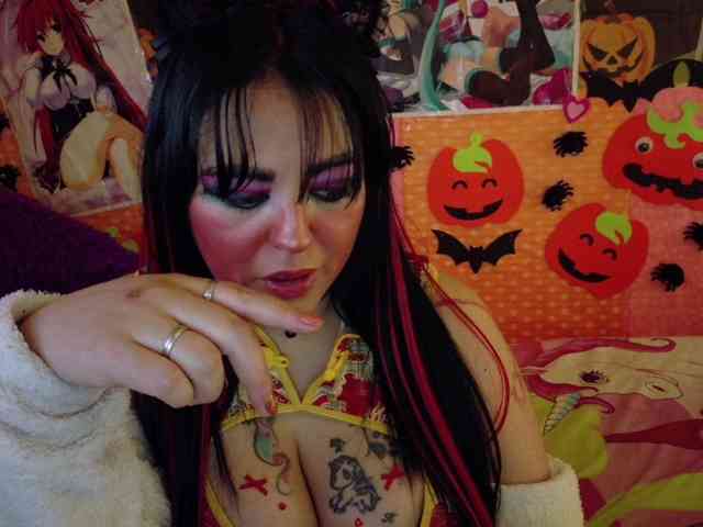 AlizeHentaiMeow webcam