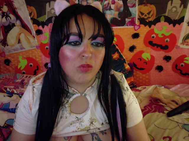 AlizeHentaiMeow webcam