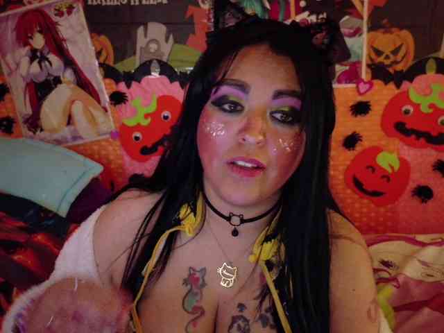 AlizeHentaiMeow webcam