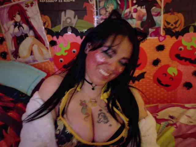 AlizeHentaiMeow webcam