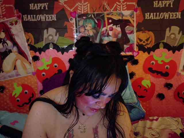 AlizeHentaiMeow webcam