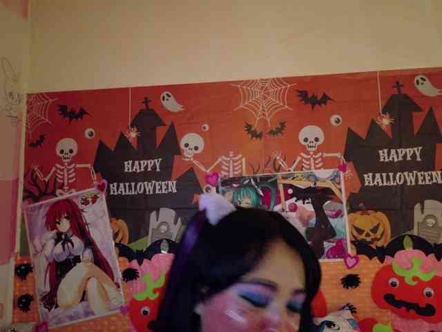 AlizeHentaiMeow webcam