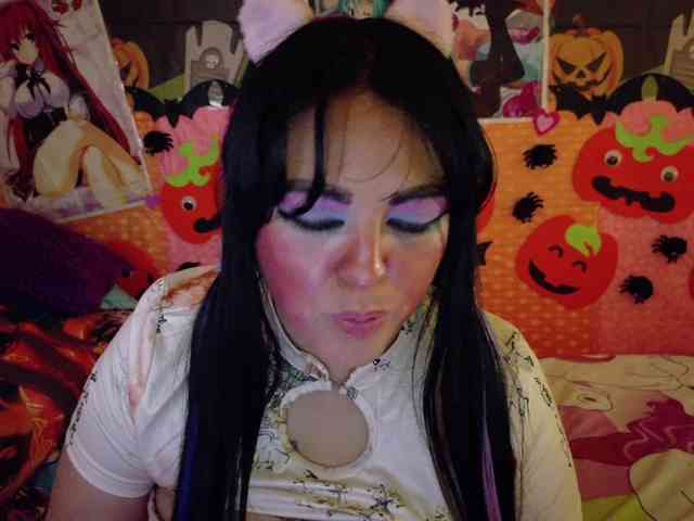 AlizeHentaiMeow webcam