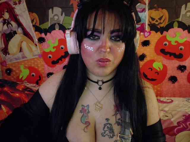 AlizeHentaiMeow webcam