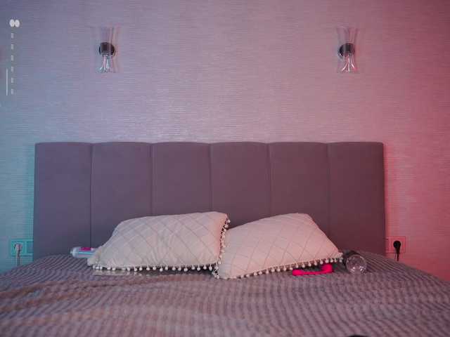 Accedi alla chat con il nickname EvaEllis EvaEllis