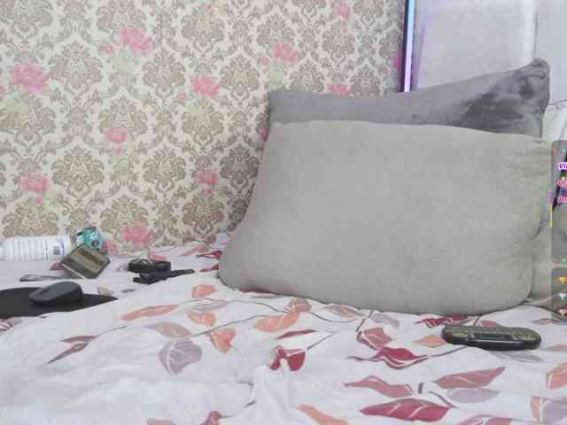 AliciaKennet webcam