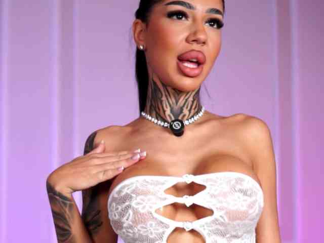 KiaraMoreno webcam