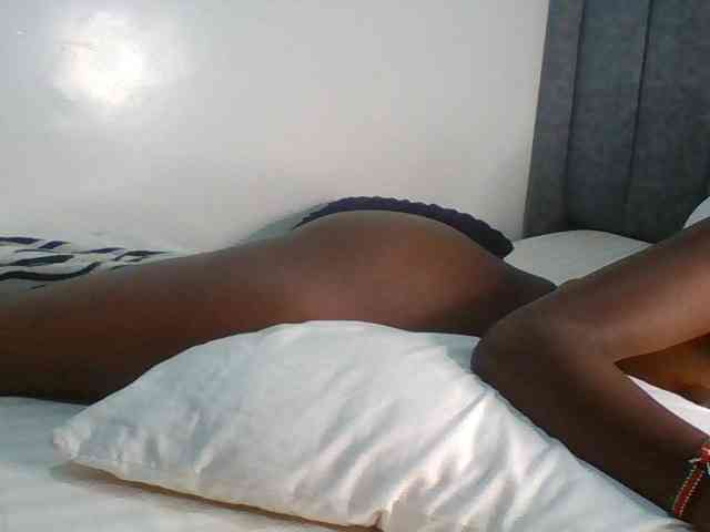 Sexymaya22 webcam