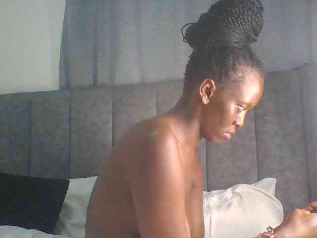 Sexymaya22 webcam