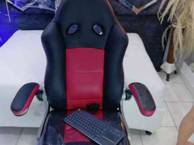 Natasha-Adams webcam