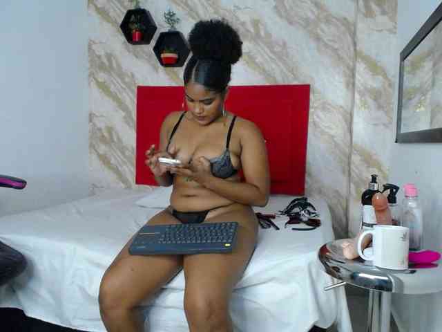Issa-love webcam