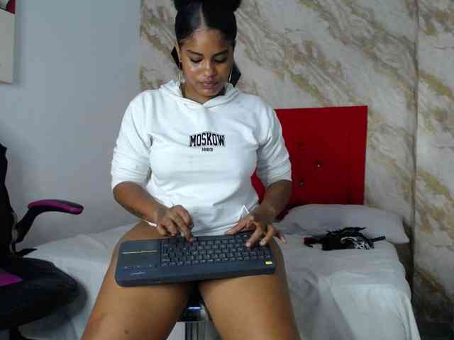 Issa-love webcam
