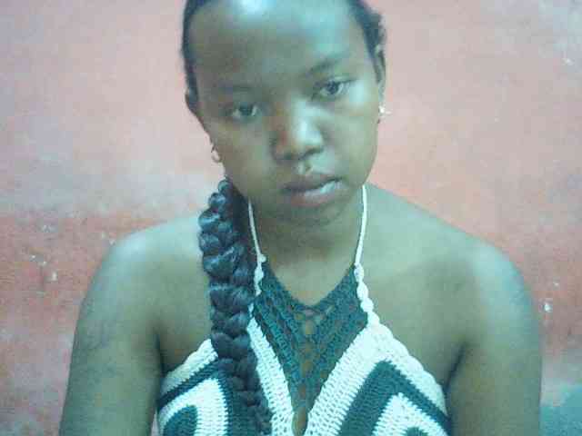 valeria223 webcam