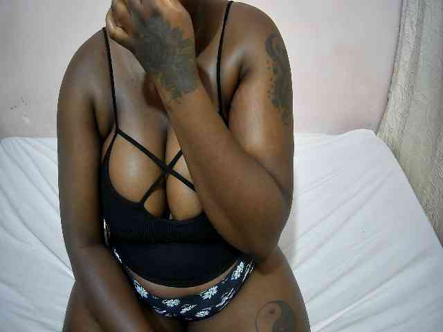 creamy-squirter webcam