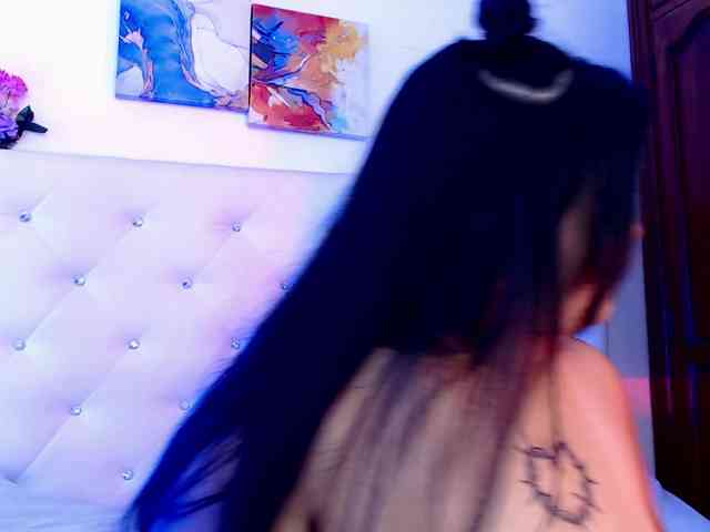mollycurvyhot webcam