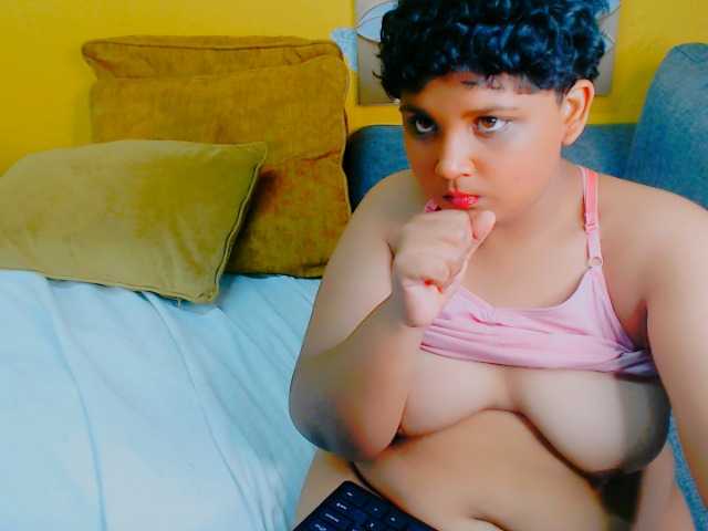 IndianFoxyXXX webcam