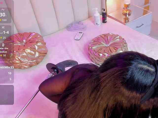 AriaJonnes webcam
