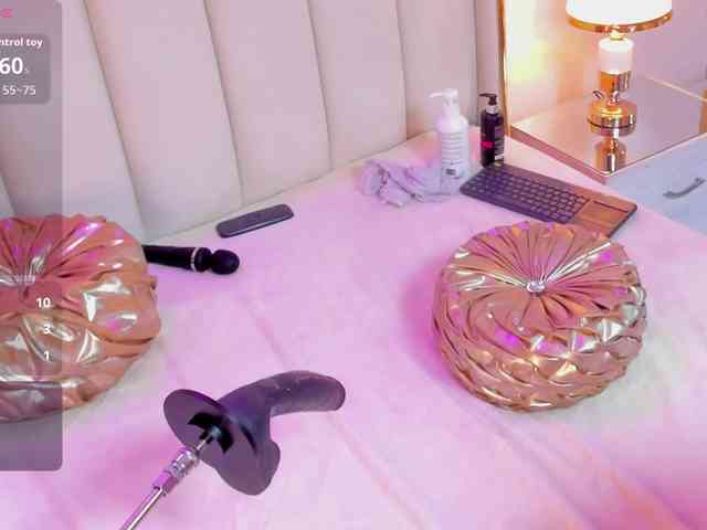 AriaJonnes webcam