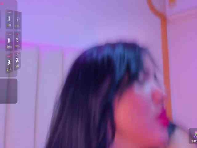 AriaJonnes webcam