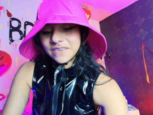 Sweettpleasure webcam