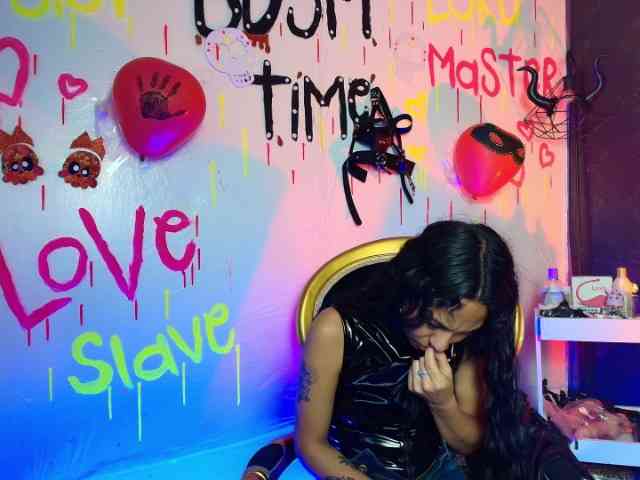 Sweettpleasure webcam