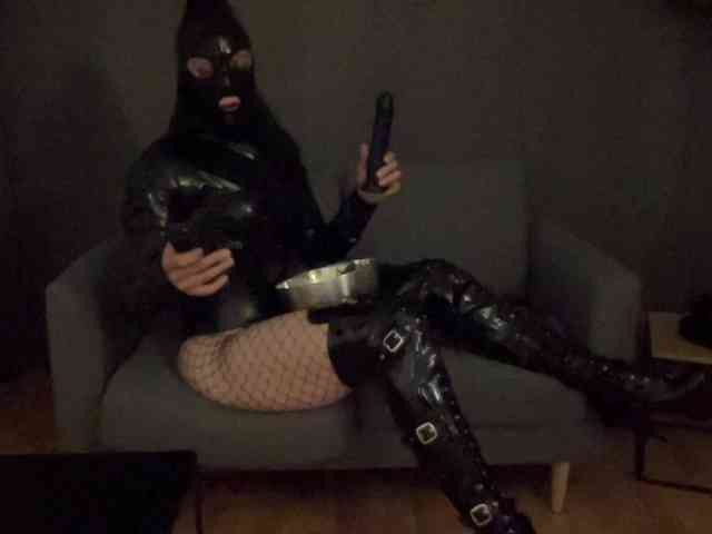 LatexxCharlotte
