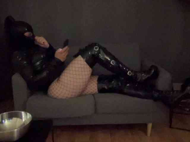 LatexxCharlotte