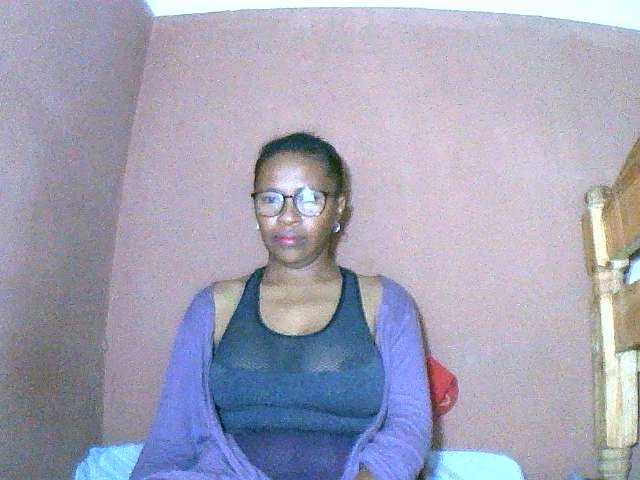 Nirinah2710 webcam