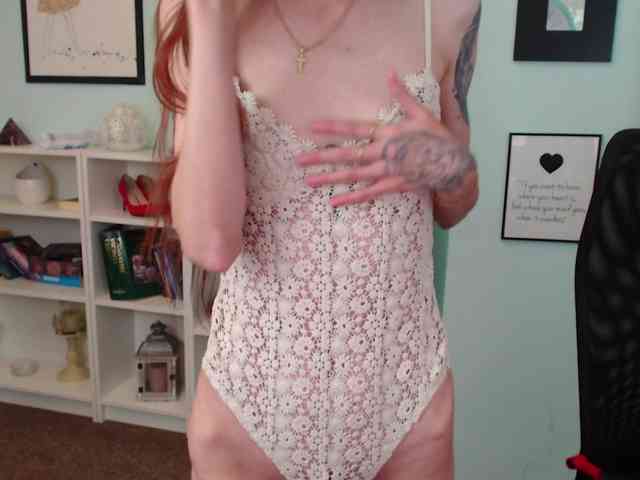 Julia-Jae webcam
