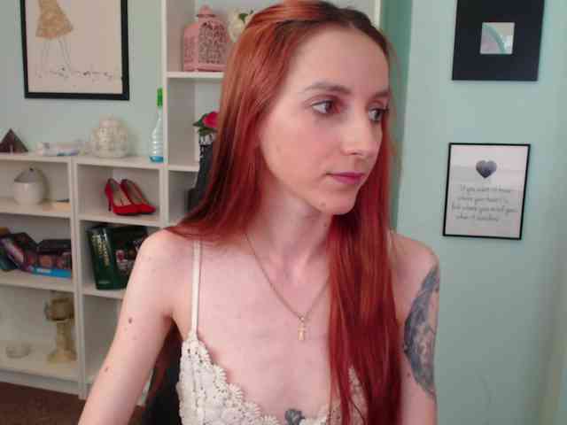 Julia-Jae webcam