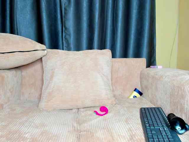 Sexy-fuck-Doll webcam