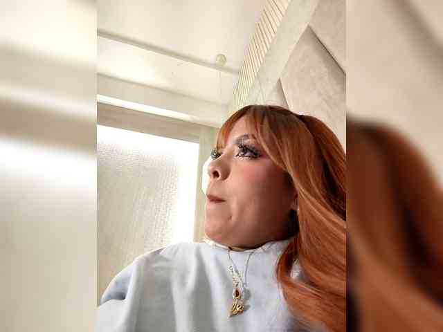 NikkSantini webcam
