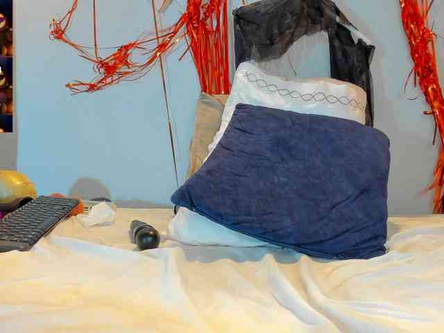 Violethorny05 webcam