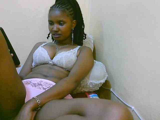 sexybounty2 webcam