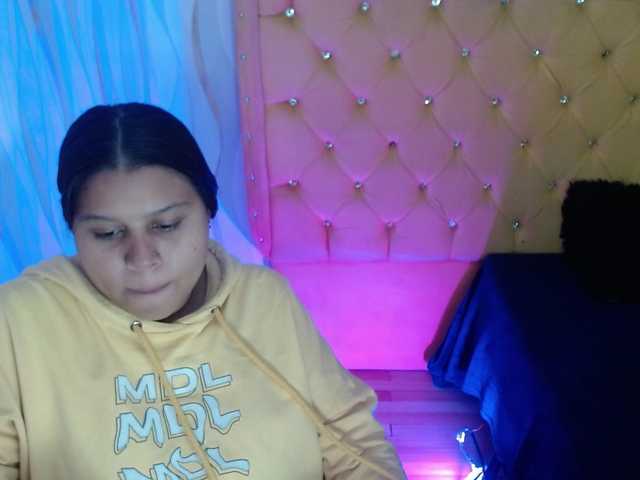LauraBree webcam