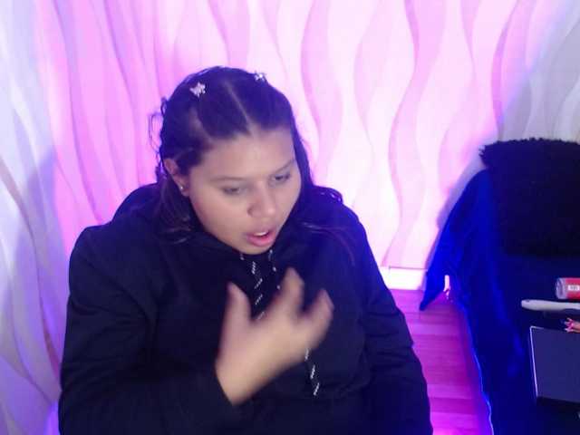 LauraBree webcam