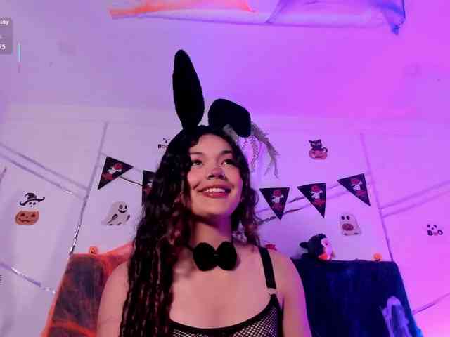 Camilla-Miller01 webcam