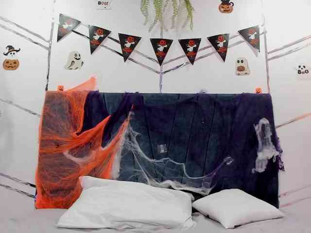 Camilla-Miller01 webcam