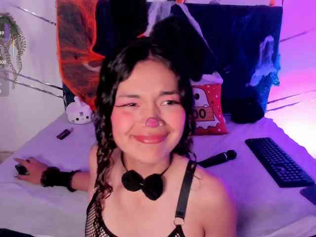 Camilla-Miller01 webcam