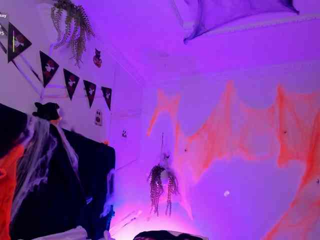 Camilla-Miller01 webcam