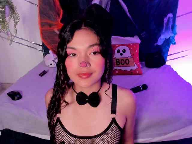 Camilla-Miller01 webcam