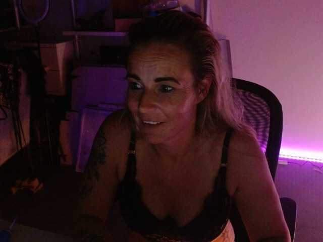 Ashley-Rose webcam