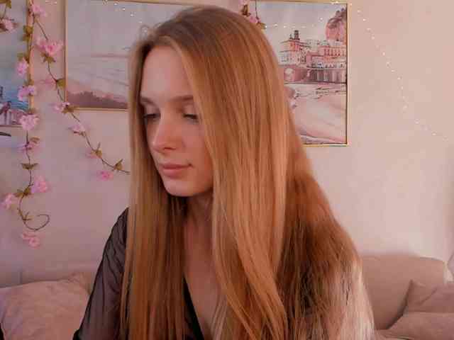 CrimsonAura webcam