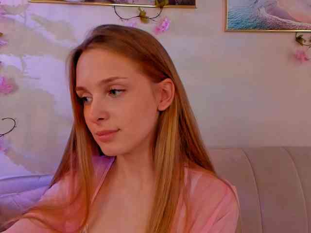 CrimsonAura webcam