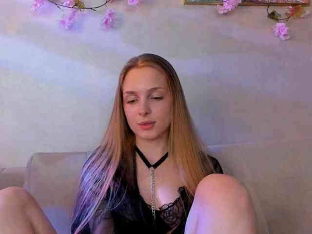CrimsonAura webcam