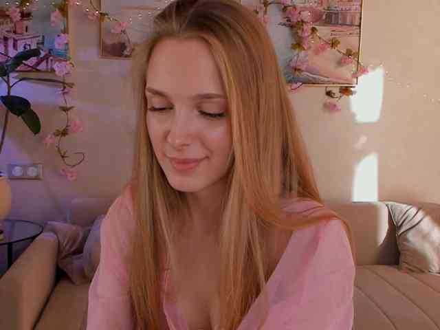 CrimsonAura webcam