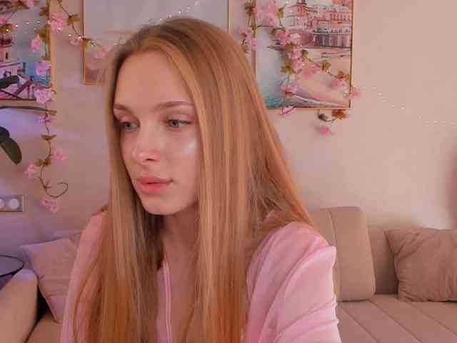 CrimsonAura webcam