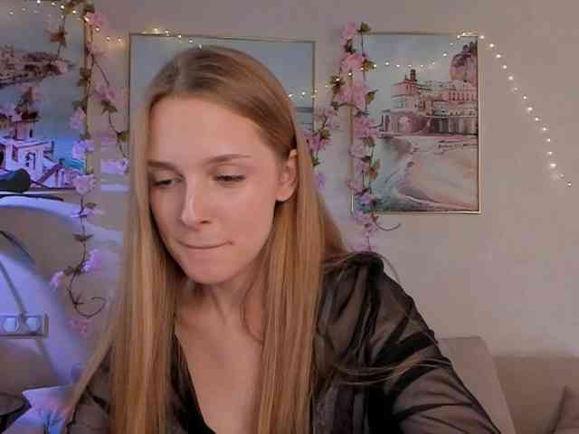 CrimsonAura webcam